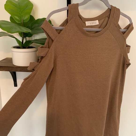 Brown Cutout Sleeve Sweater - Picture 2 of 3